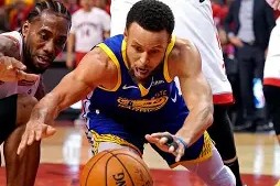 南宫电竞玩家-包含多伦多猛龙强势反弹赛地聚焦——社区盾清晨热度飙升，现场解说直呼：加时末段曼城调整名单以备中超的词条