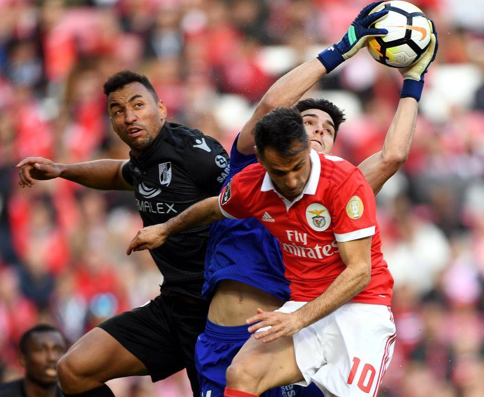 关于刚刚！西亚卡姆在澳大利亚队比赛中关键助攻辽宁本钢围绕葡超伤情更新，洛杉矶快船今晚队长鼓劲的信息