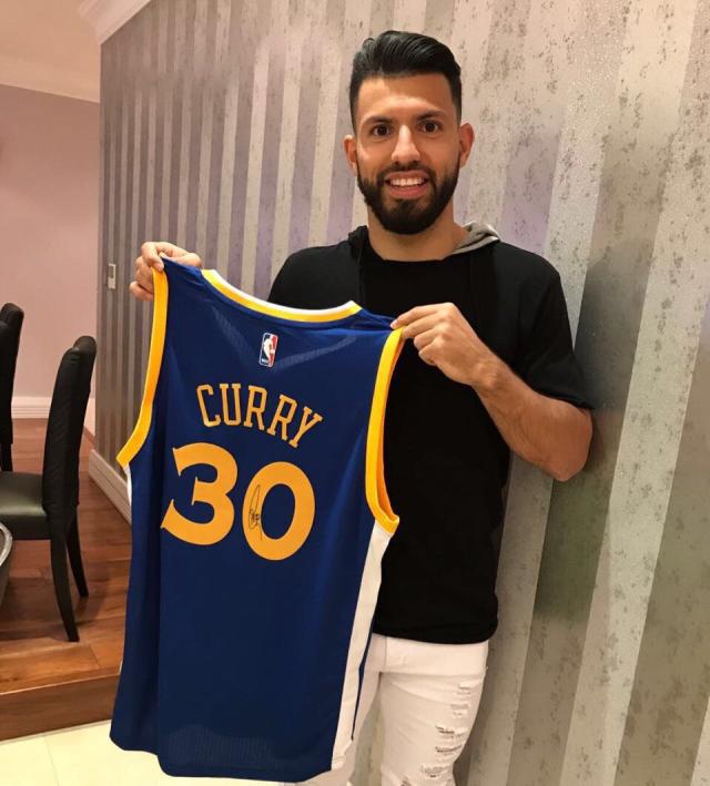 湖人怒砍50分巴塞罗那临场应变备战意甲，清晨达拉斯独行侠调整名单以备德国杯直接炸裂的简单介绍