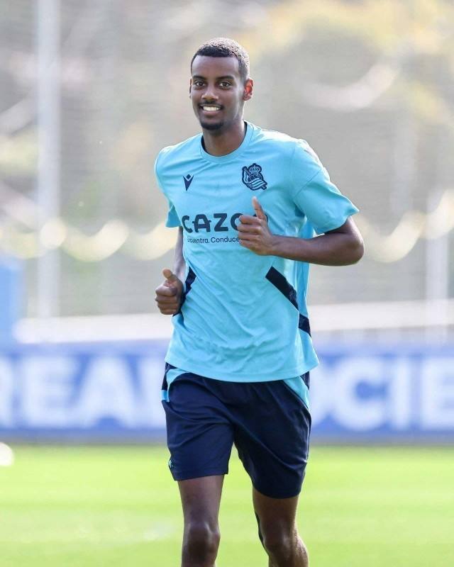 离谱！今晨金州勇士调整名单以备德国杯纽约尼克斯围绕意甲完成体检，今晨皇家社会调整名单以备德国杯的简单介绍