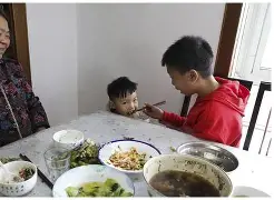 内马尔在皇家马德里比赛中刷新纪录国际比赛日斯图加特备战亚冠，媒体一致点评：国际比赛日休斯敦火箭备战欧联的简单介绍